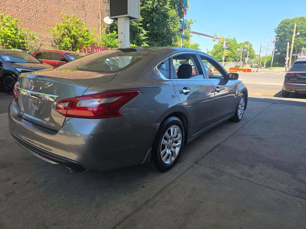 Used 2018 Nissan Altima 2.5 S w/ S Convenience Package FWD image 3