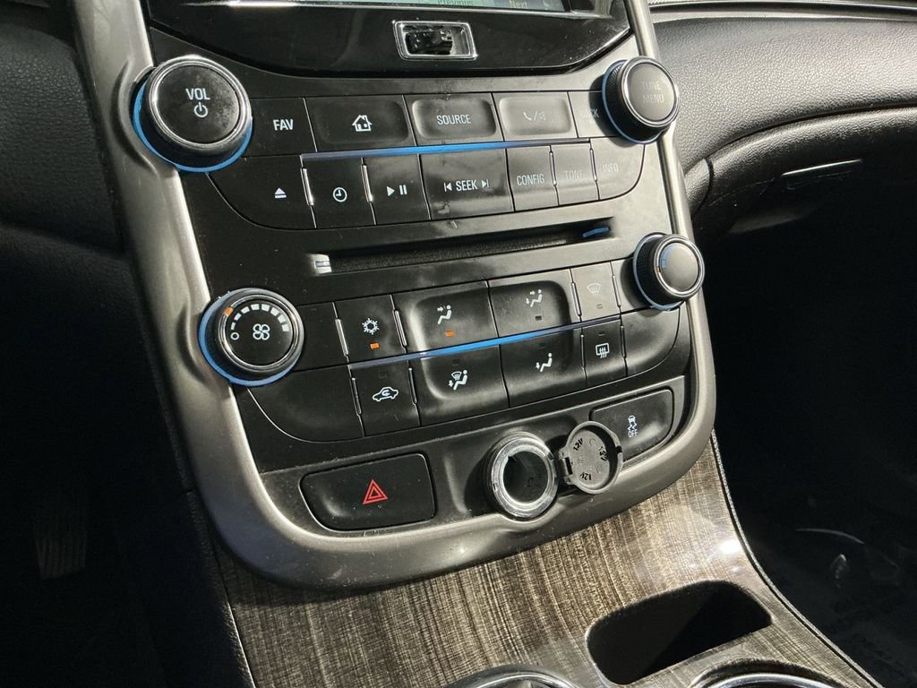 Used 2015 Chevrolet Malibu LT image 27
