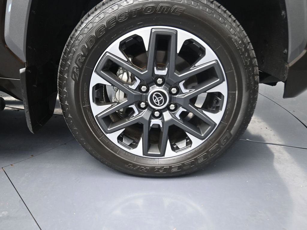 Used 2024 Toyota Tundra Limited image 5