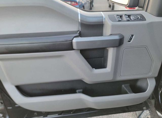 Used 2018 Ford F150 XLT w/ Equipment Group 302A Luxury image 7