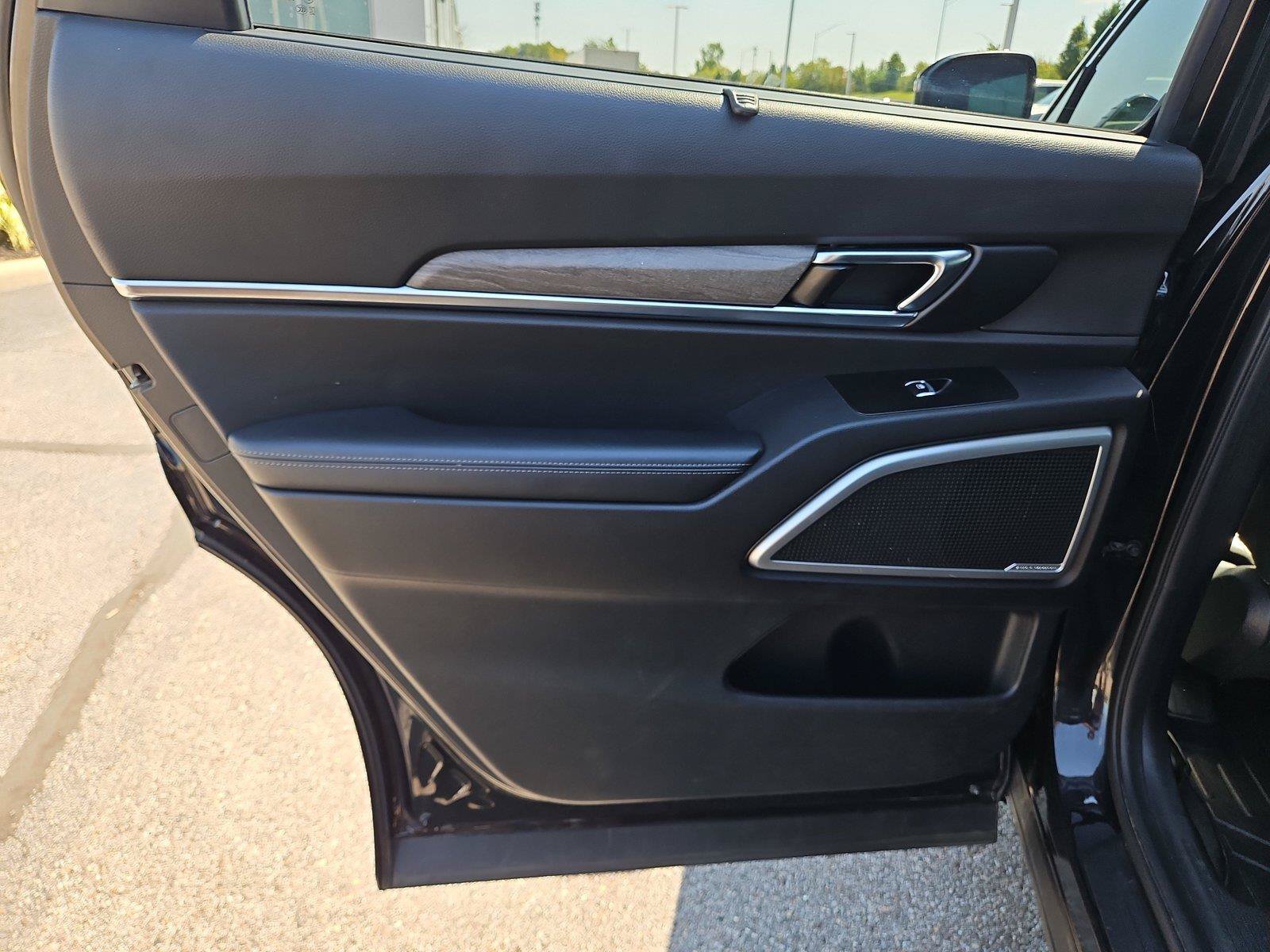 Used 2021 Kia Telluride EX w/ EX Premium Package FWD image 15