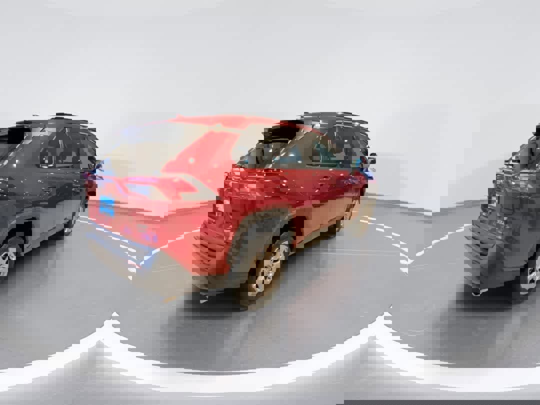 Used 2025 Toyota RAV4 XLE image 8