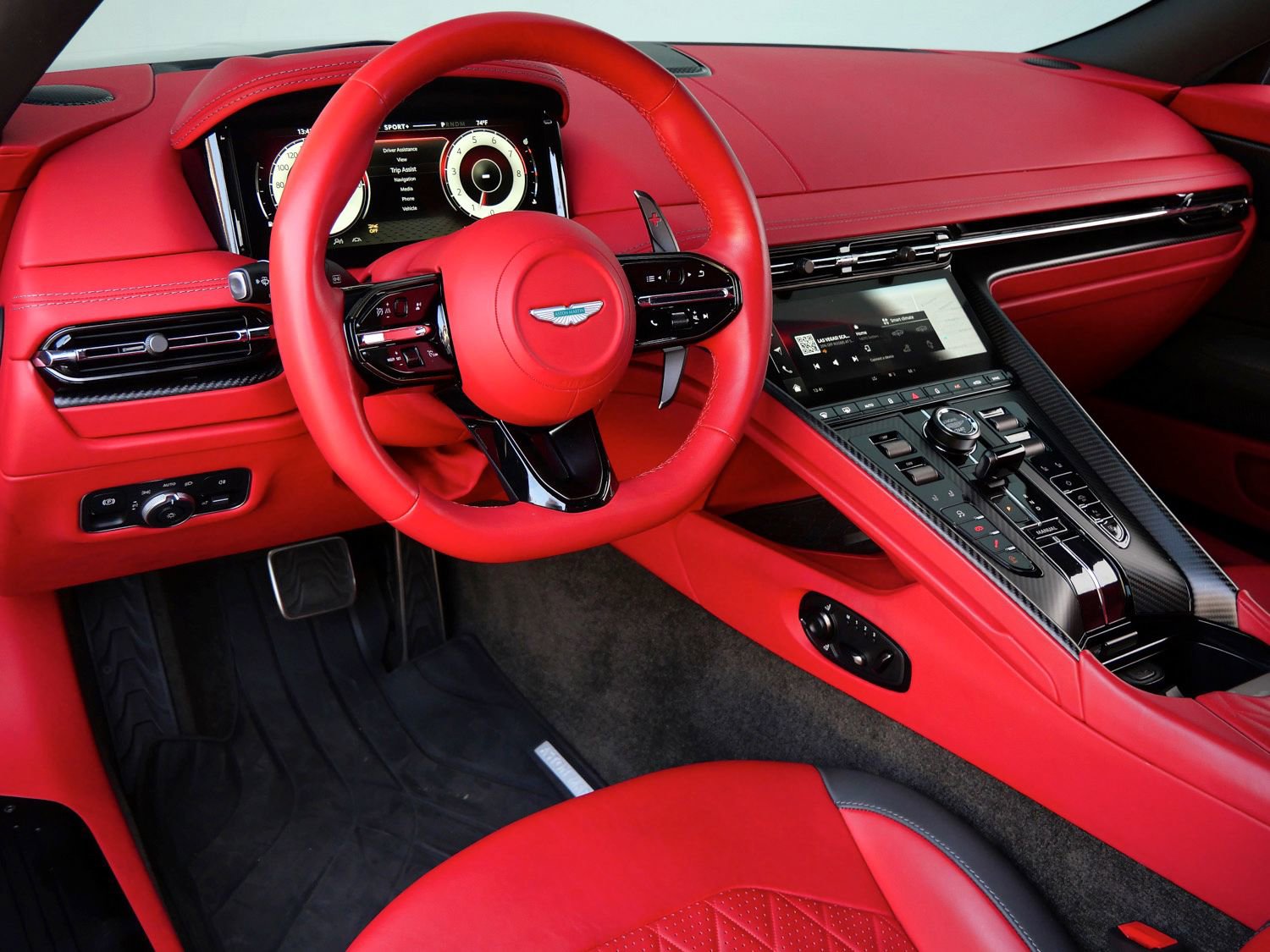 Used 2024 Aston Martin DB12 Coupe RWD image 3