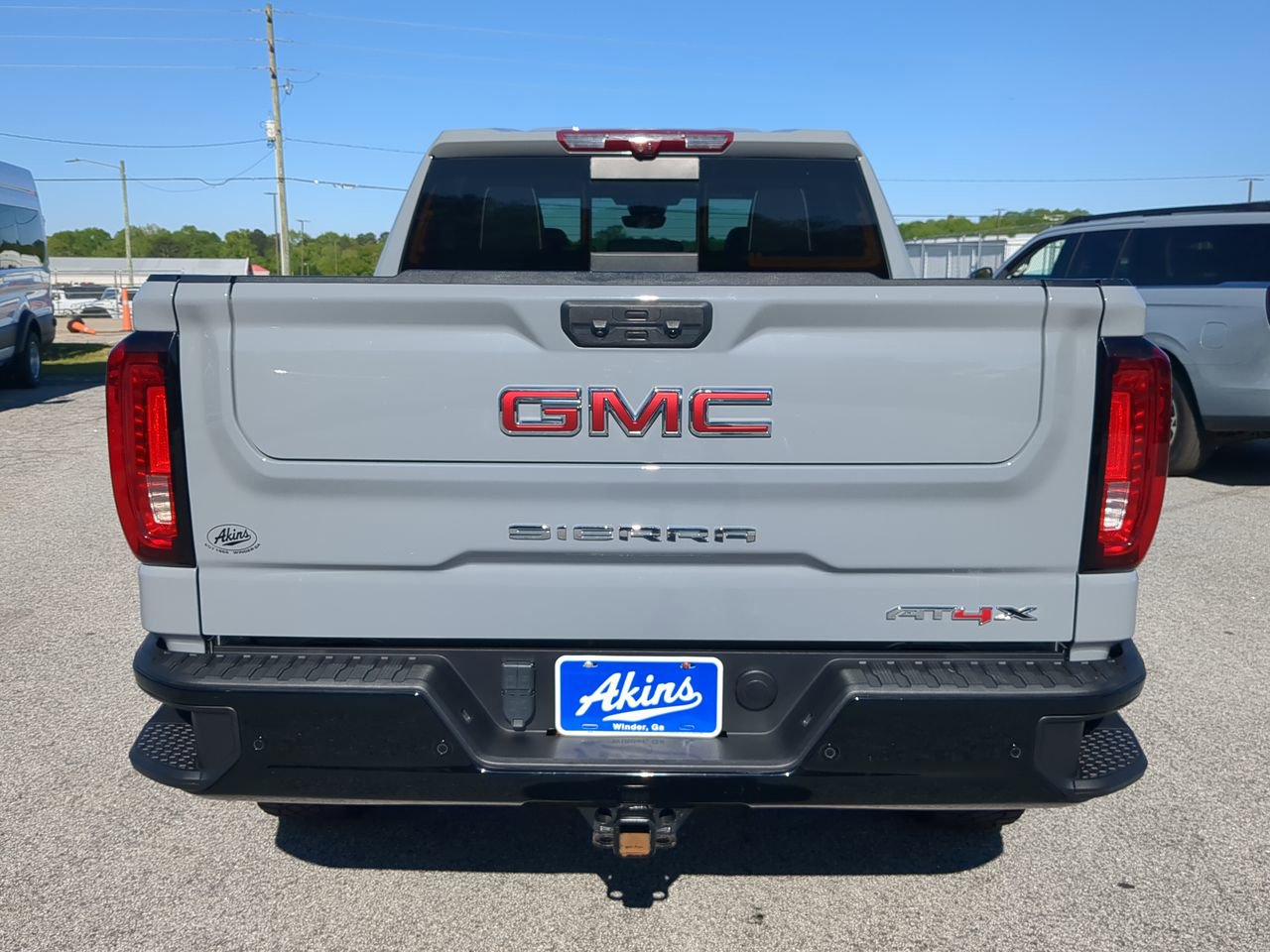 Used 2024 GMC Sierra 1500 AT4X AWD/4WD image 4
