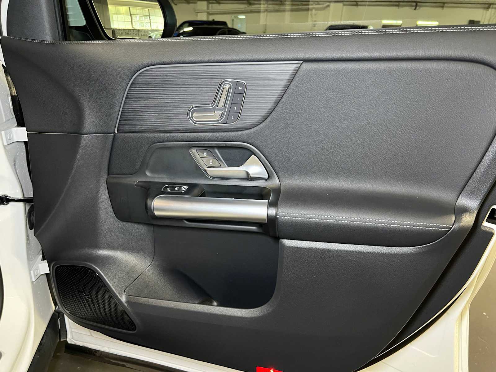 Used 2025 Mercedes-Benz GLA 250 4MATIC image 11