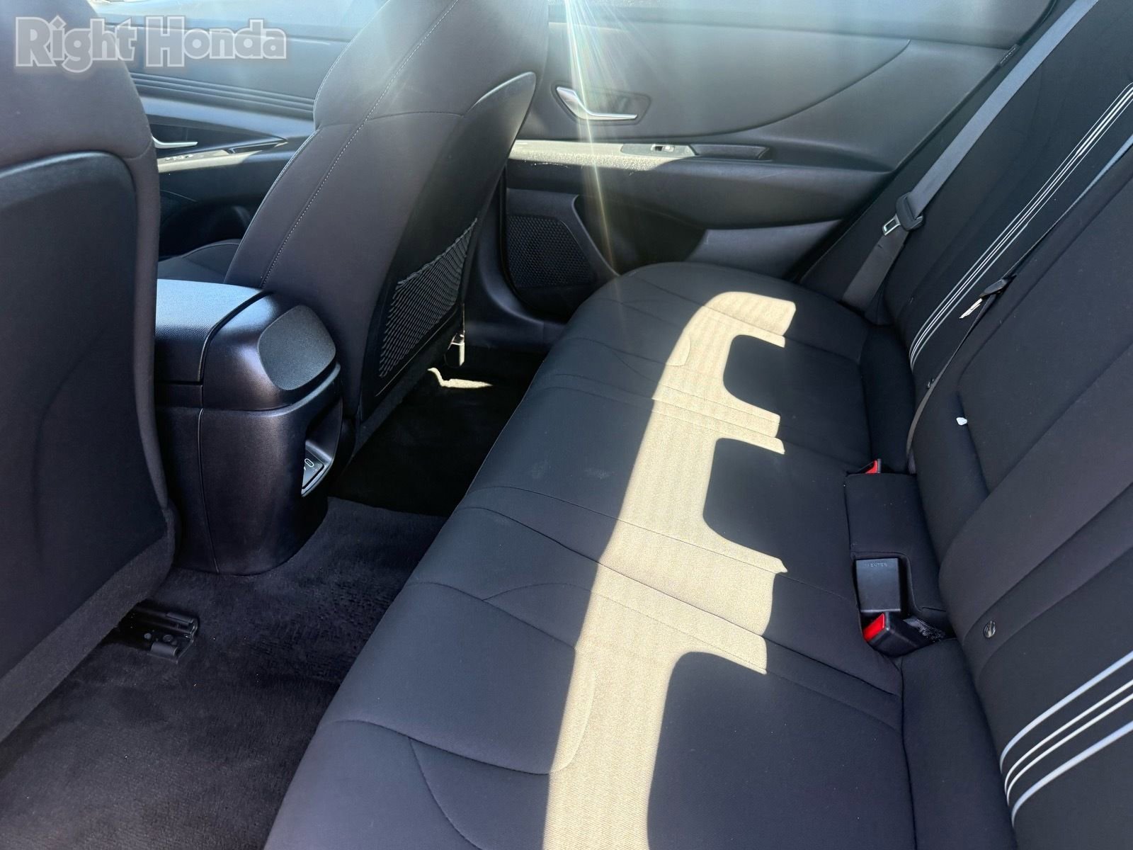 Used 2025 Hyundai Elantra SEL image 27