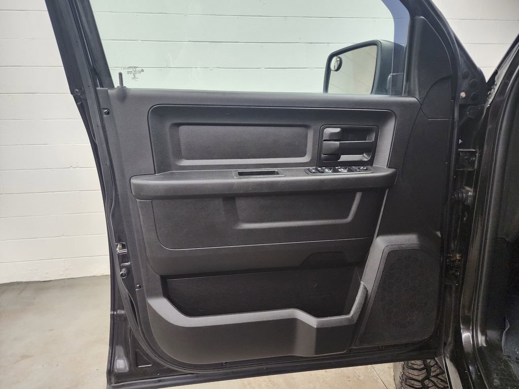 Used 2018 RAM 1500 Express w/ Express Value Package image 9