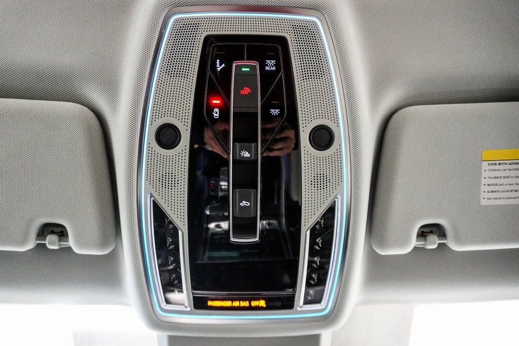 Used 2022 Audi A8 L 3.0T w/ Luxury Package image 45