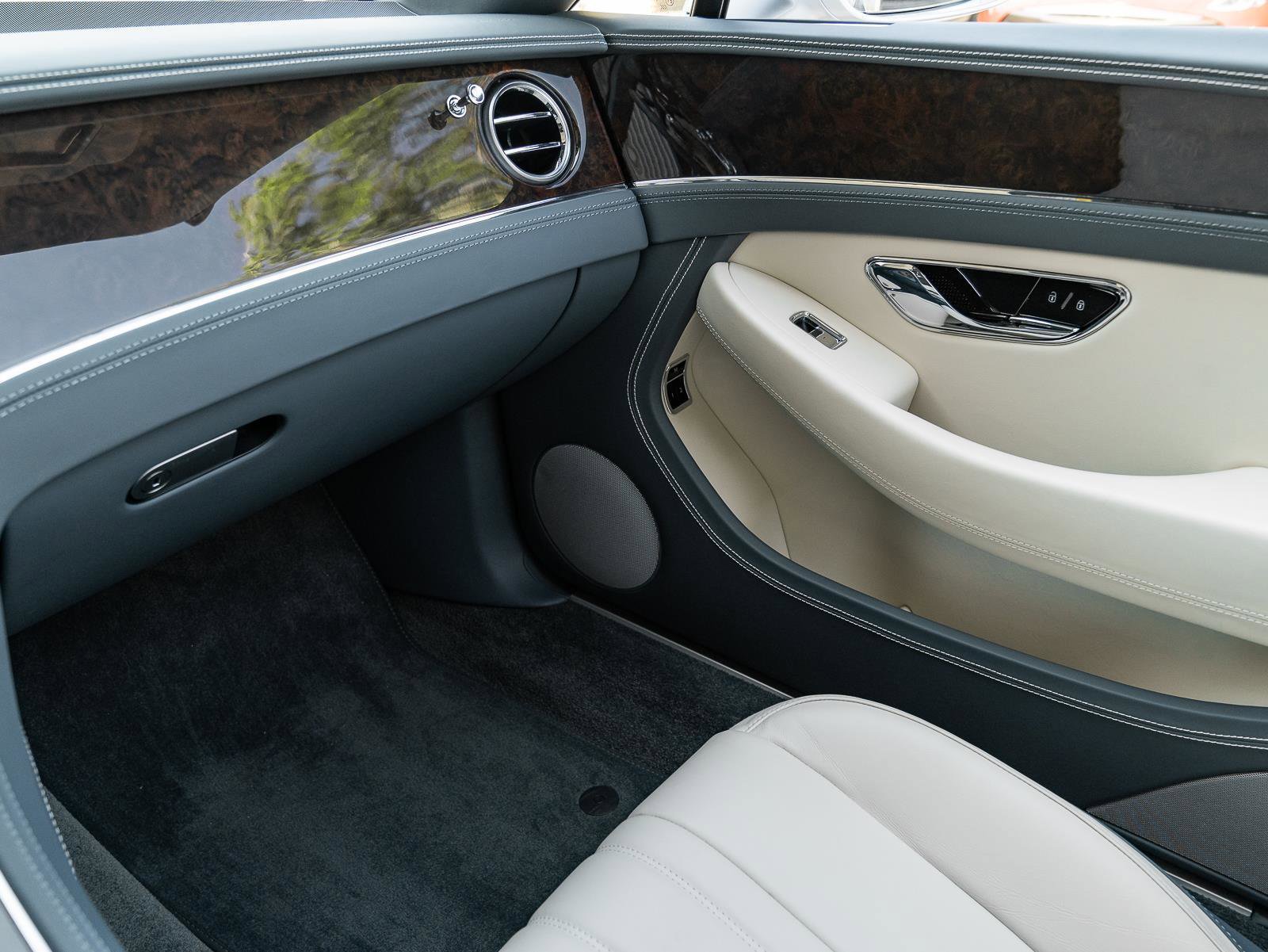 Used 2022 Bentley Continental GT AWD/4WD image 40