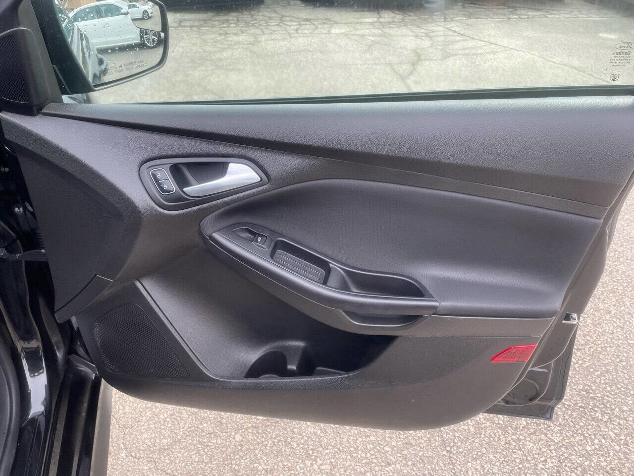 Used 2015 Ford Focus SE w/ SE Sport Package image 13