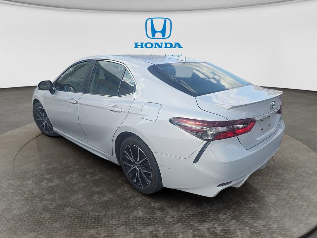 Used 2024 Toyota Camry SE image 7