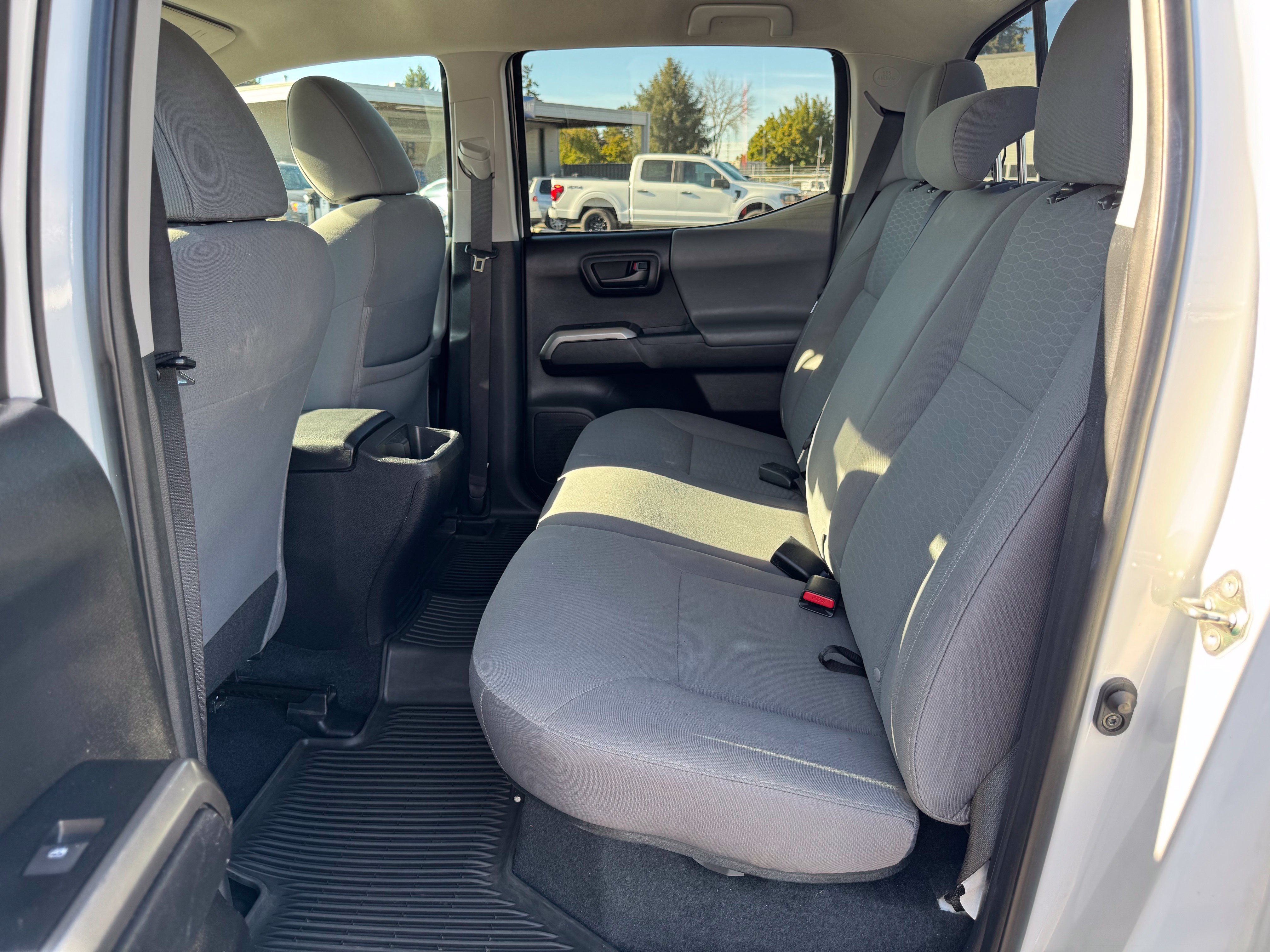 Used 2019 Toyota Tacoma SR5 AWD/4WD image 26