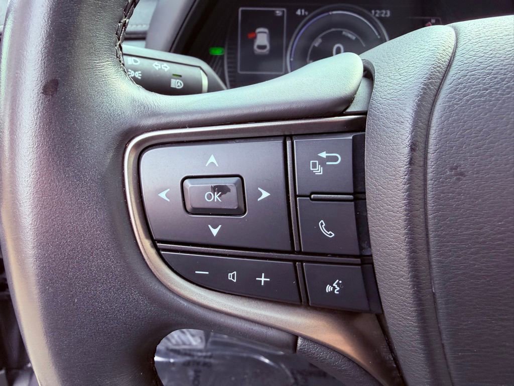 Certified 2023 Lexus UX 250h 250h SUNROOF/CARPLAY/NEW TIRES image 20