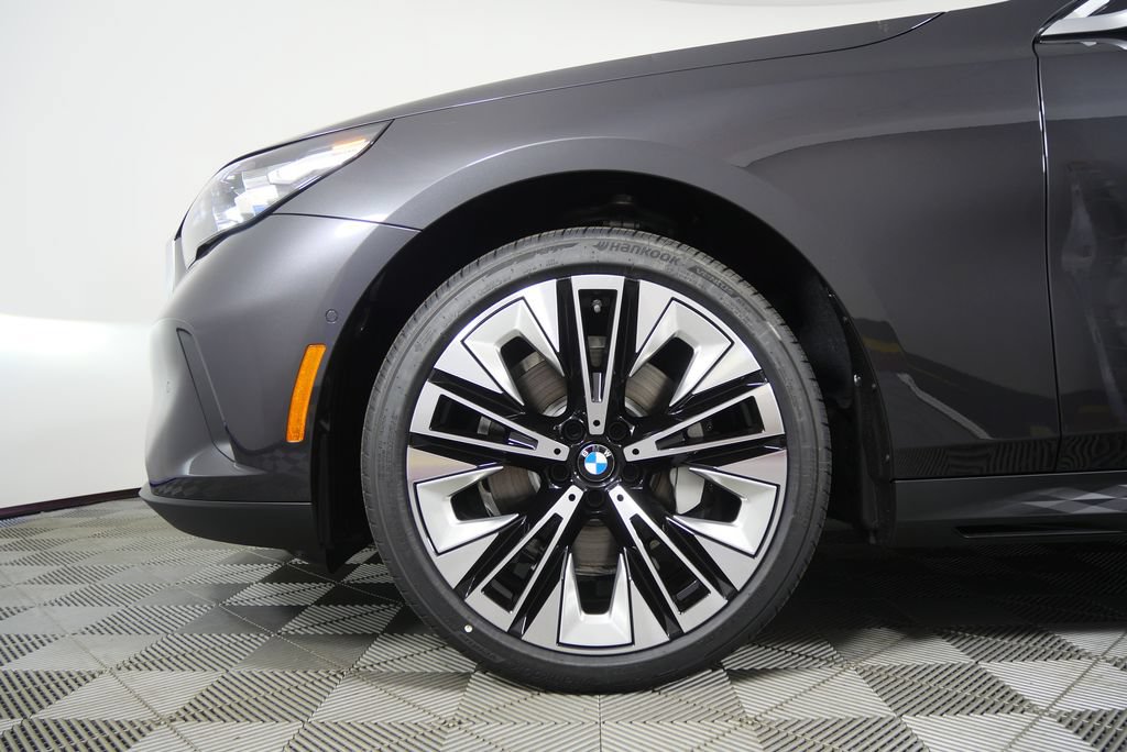 Used 2026 BMW 530i RWD image 7