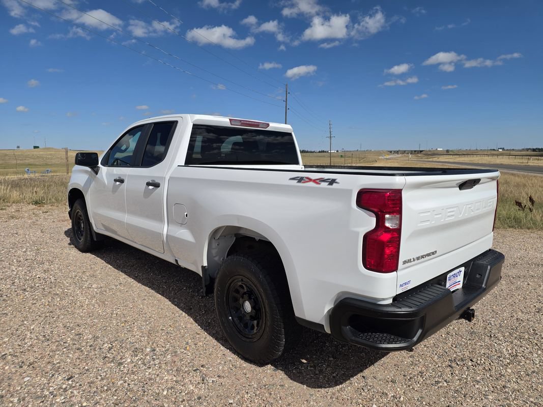 Used 2021 Chevrolet Silverado 1500 W/T w/ WT Convenience Package AWD/4WD image 3