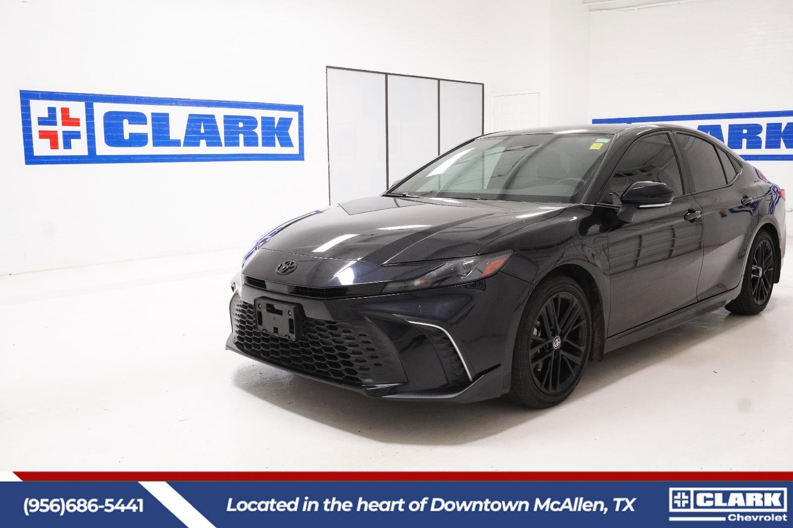 Used 2025 Toyota Camry SE FWD video 1