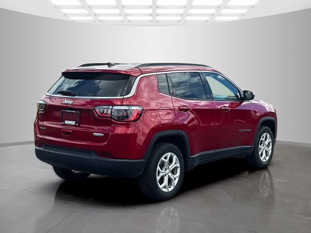 Certified 2024 Jeep Compass Latitude AWD/4WD image 7