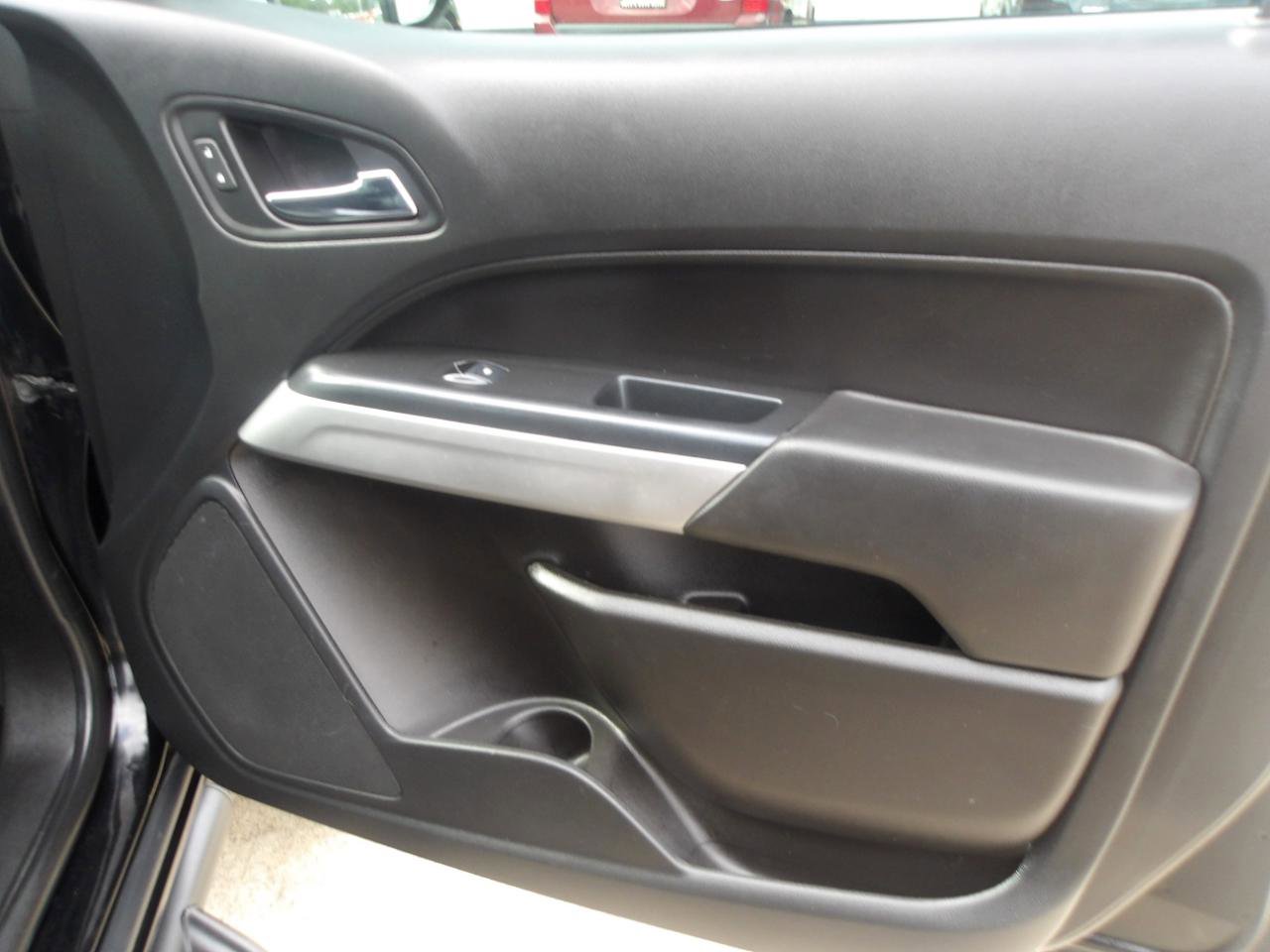 Used 2020 Chevrolet Colorado ZR2 w/ ZR2 Midnight Special Edition image 9