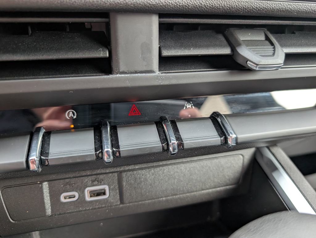 Used 2024 Chevrolet Colorado Trail Boss w/ Technology Package image 28