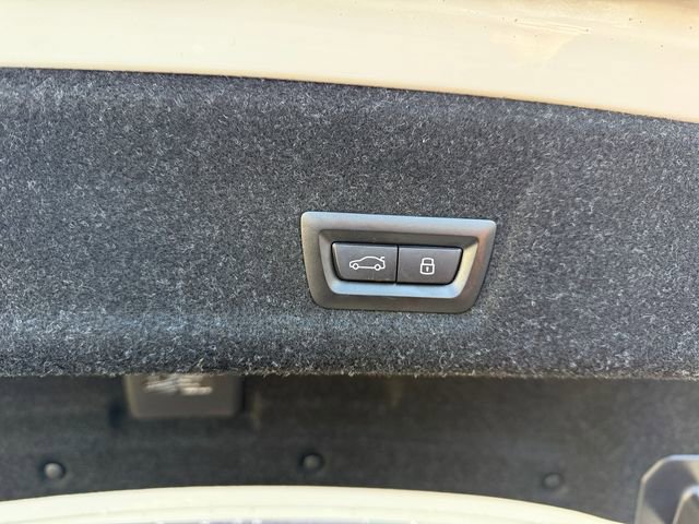 Certified 2025 BMW 330i xDrive Sedan w/ M Sport Package image 33