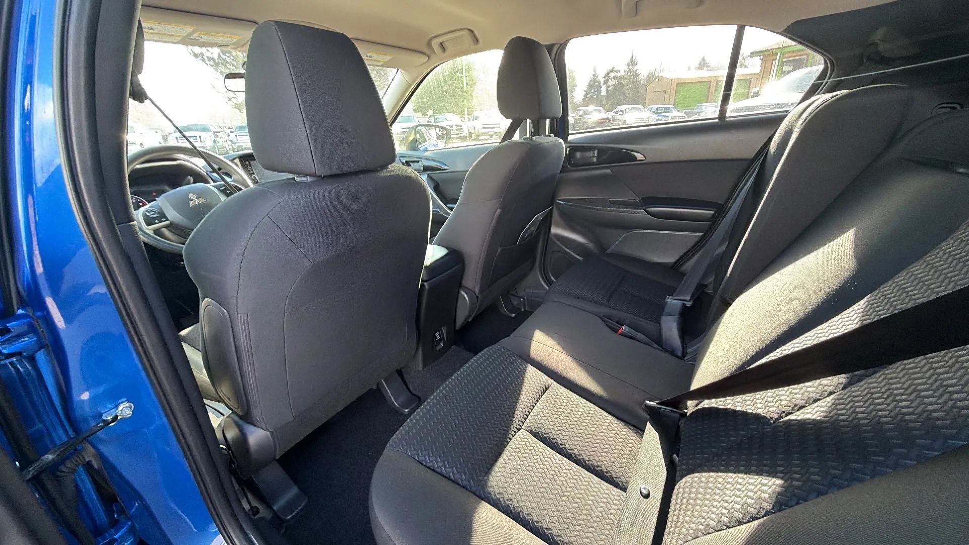 Used 2018 Mitsubishi Eclipse Cross ES FWD image 10