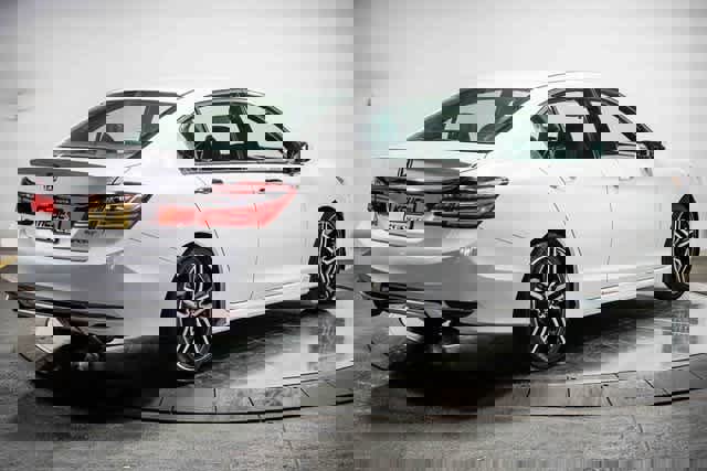 Used 2016 Honda Accord Sport image 4