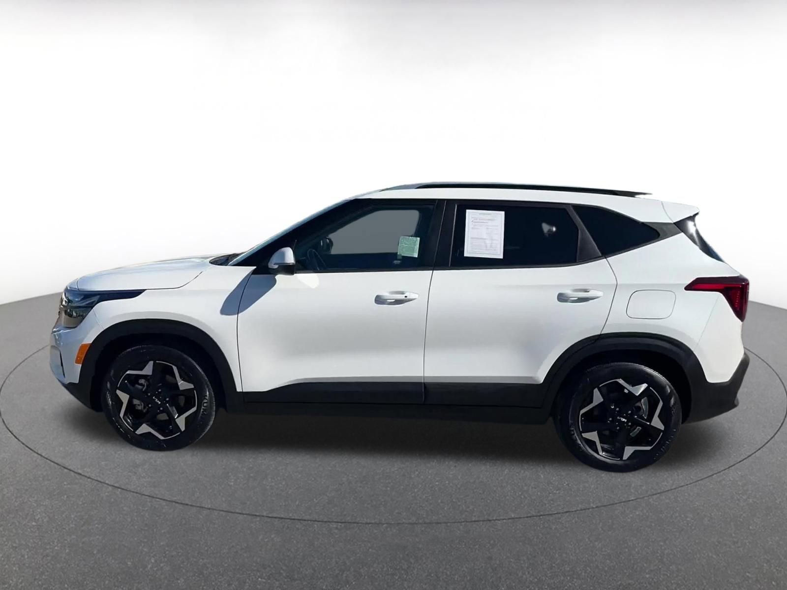 Used 2025 Kia Seltos S FWD image 9