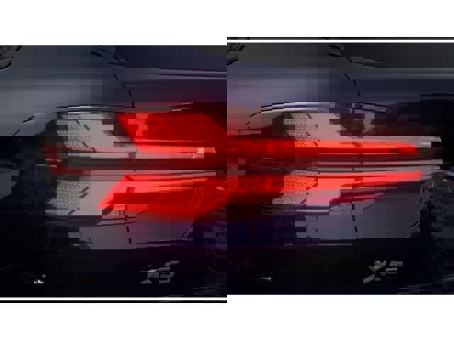 Used 2026 BMW X5 sDrive40i w/ Executive Package image 8