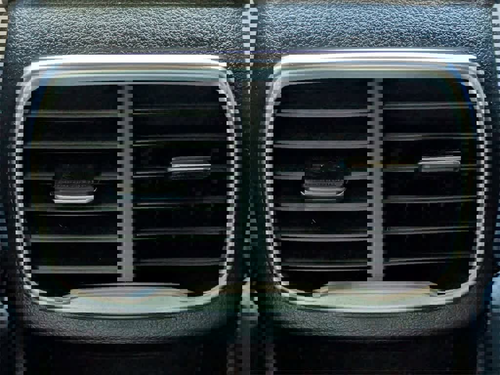 Used 2020 Hyundai Santa Fe Limited image 18