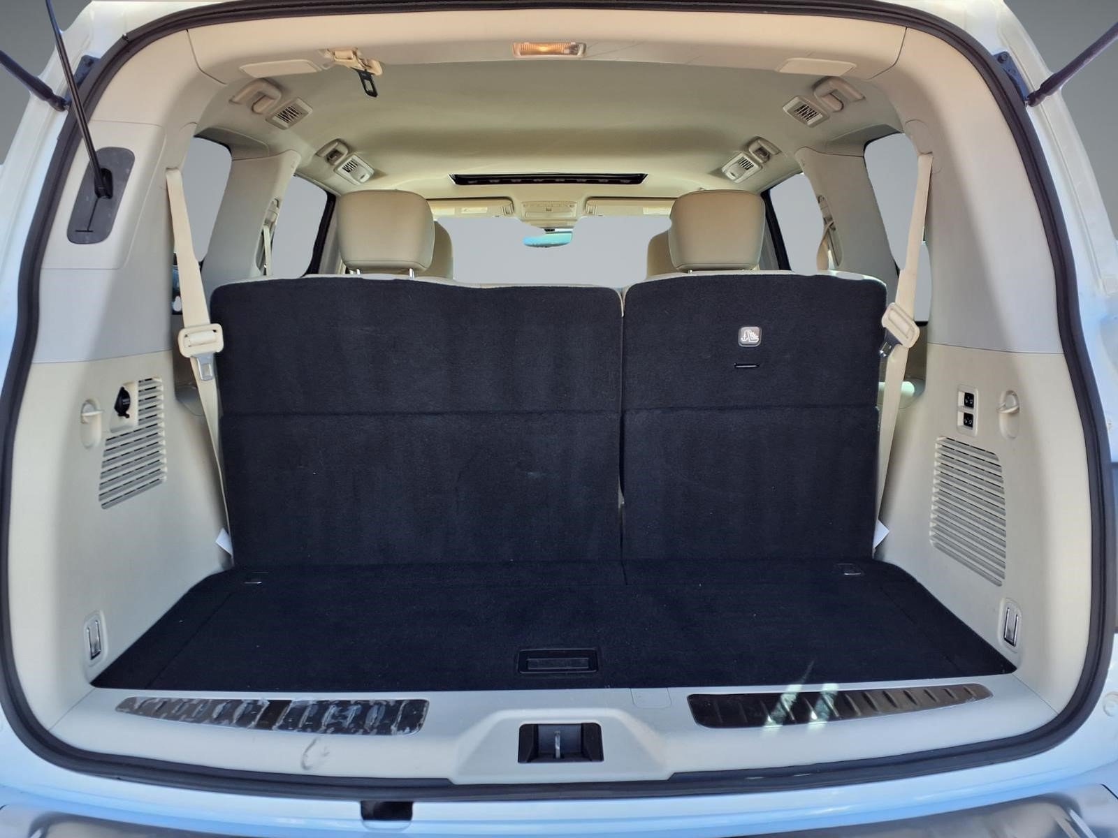 Used 2022 INFINITI QX80 Luxe w/ Cargo Package AWD/4WD image 13