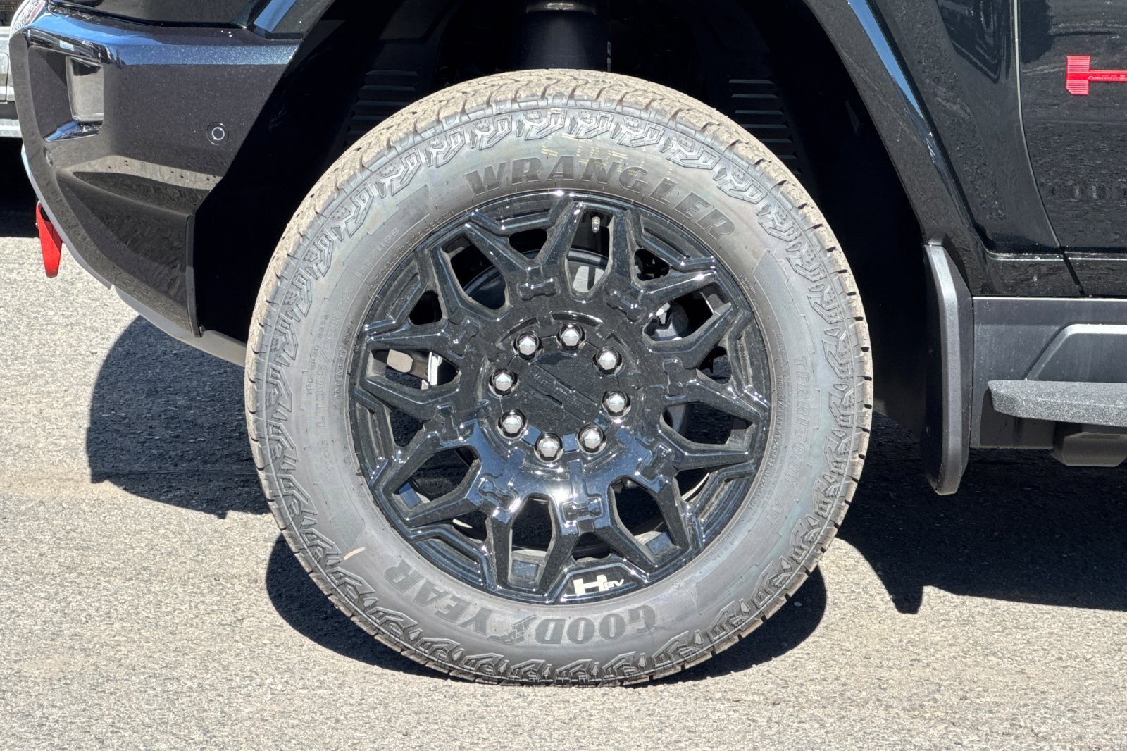 New 2026 GMC Hummer EV SUV w/ LPO, Sport Package image 30