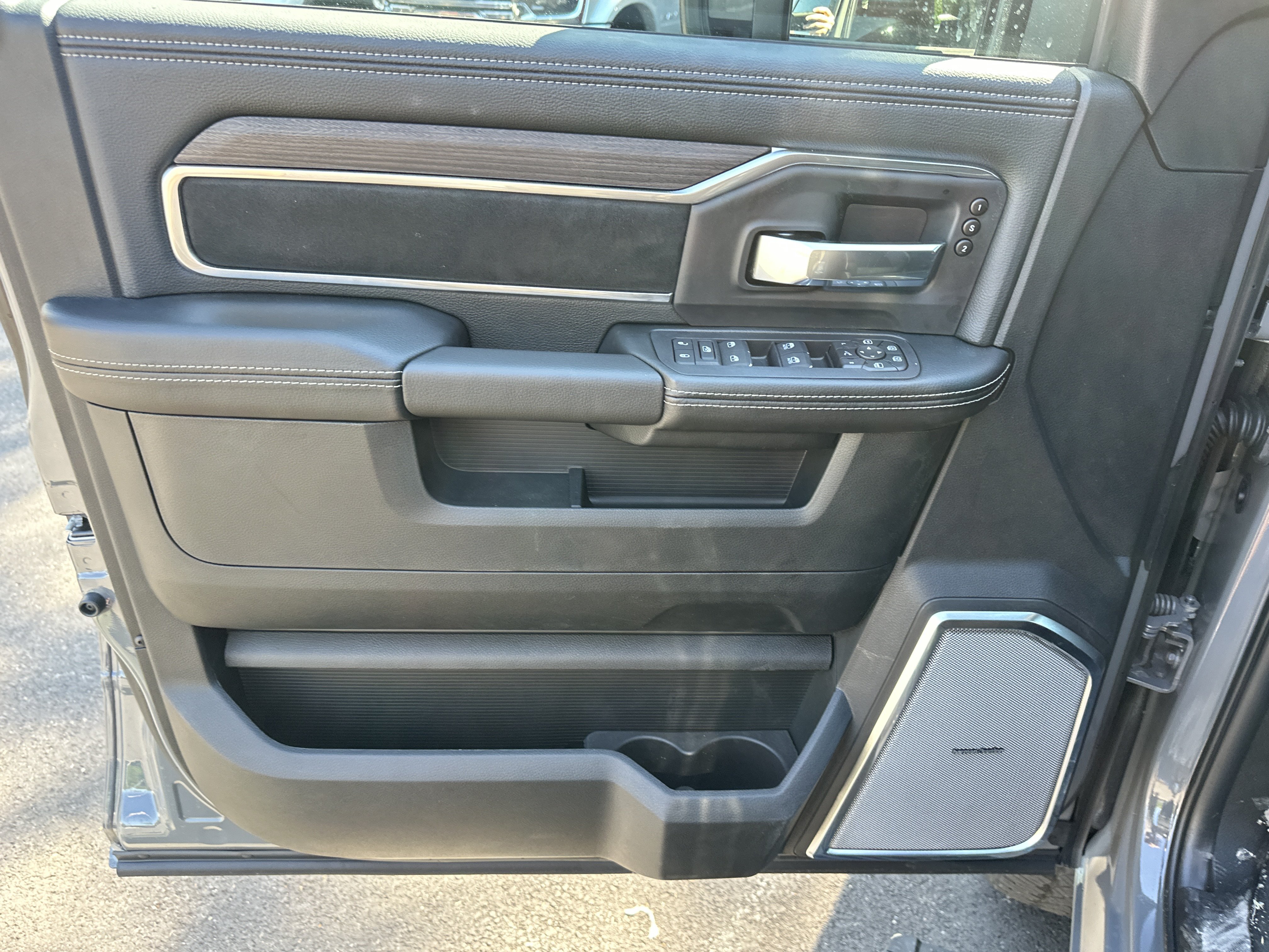 New 2026 RAM 2500 Laramie AWD/4WD image 30
