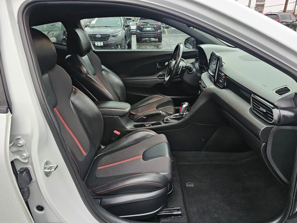 Used 2020 Hyundai Veloster Turbo image 11