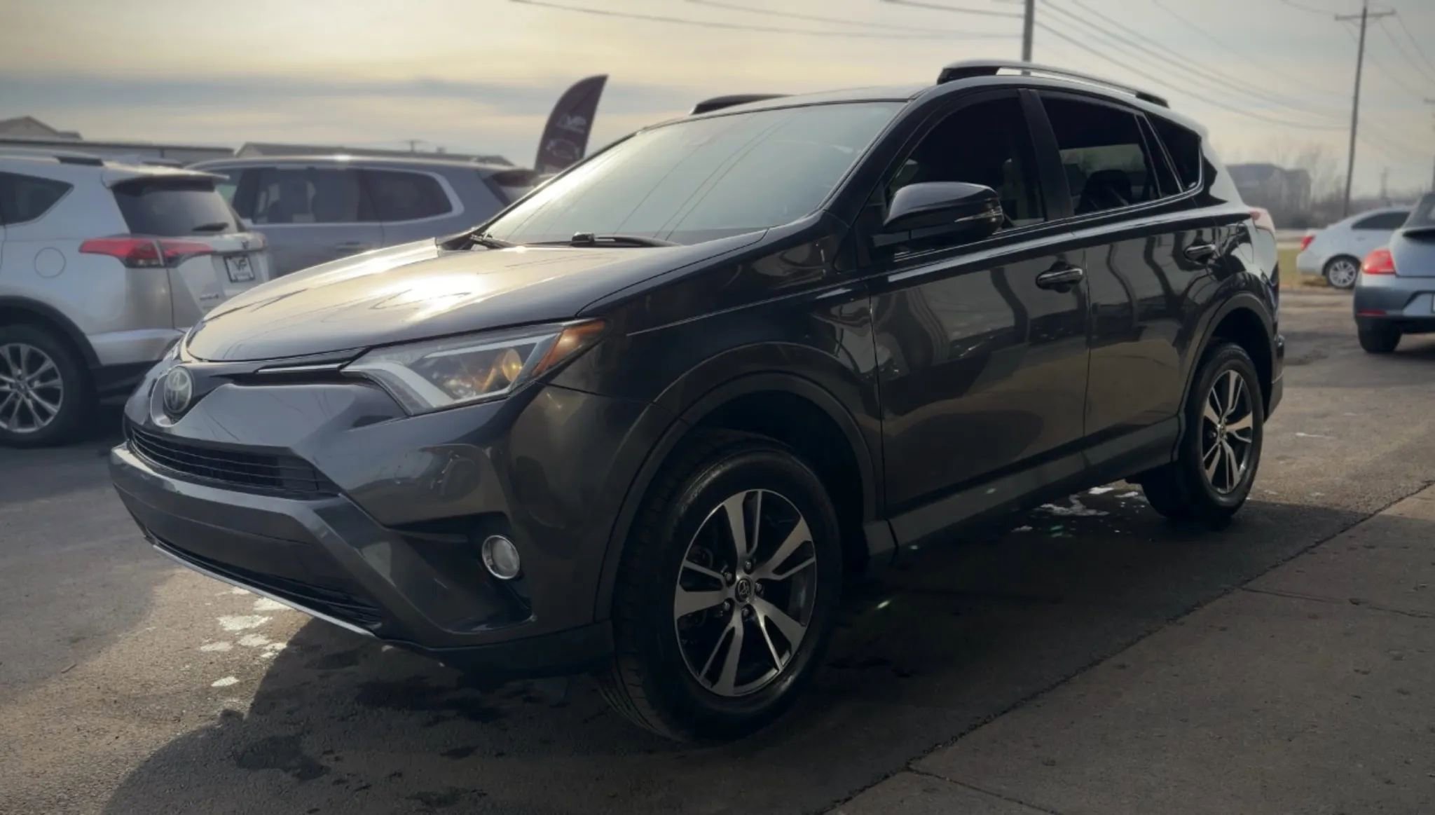 Used 2018 Toyota RAV4 XLE image 6