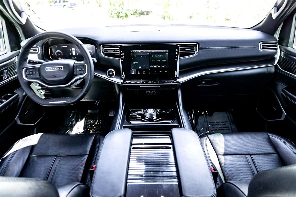 Used 2023 Jeep Wagoneer 4WD image 29