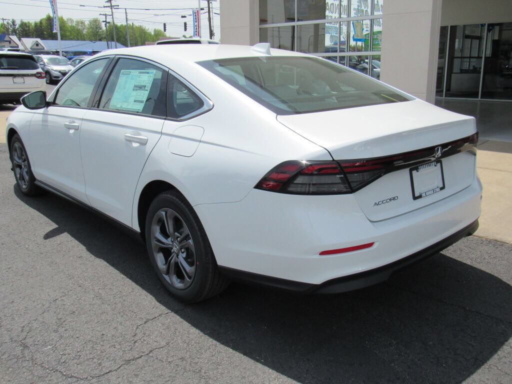 Used 2024 Honda Accord EX image 3