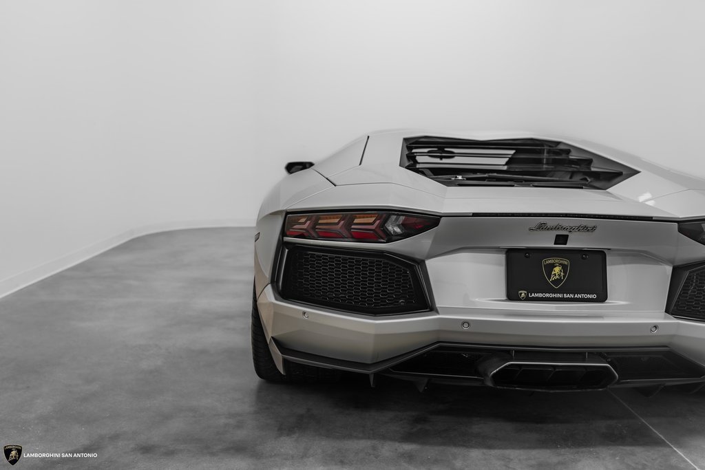 Used 2015 Lamborghini Aventador LP 700-4 image 24