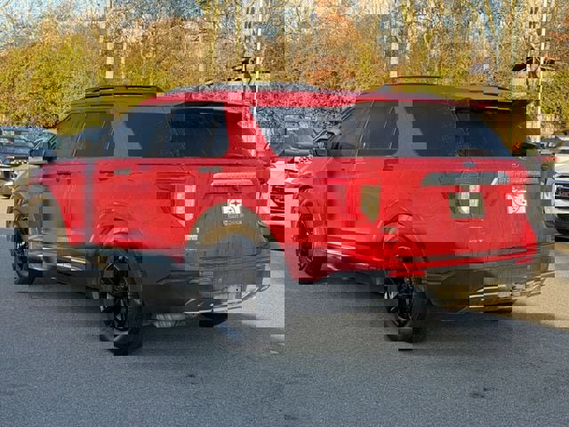 Used 2021 Ford Explorer XLT w/ Equipment Group 202A image 5