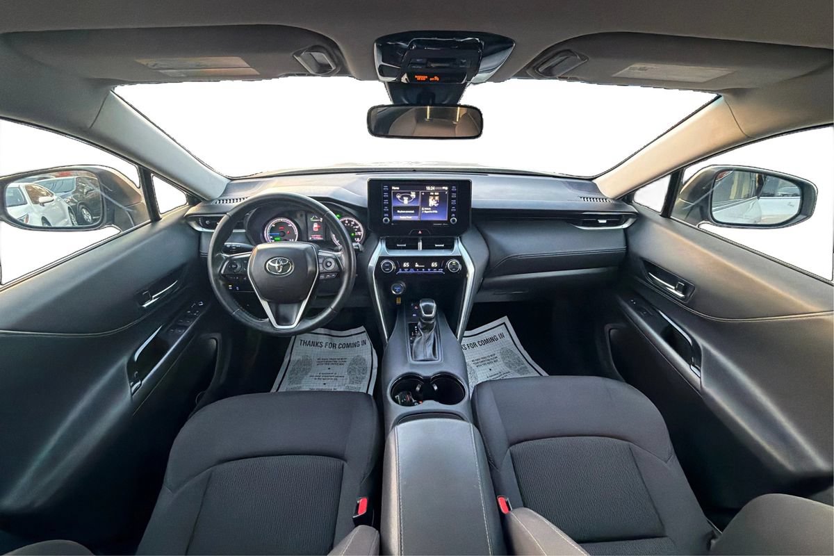 Used 2021 Toyota Venza LE AWD/4WD image 29