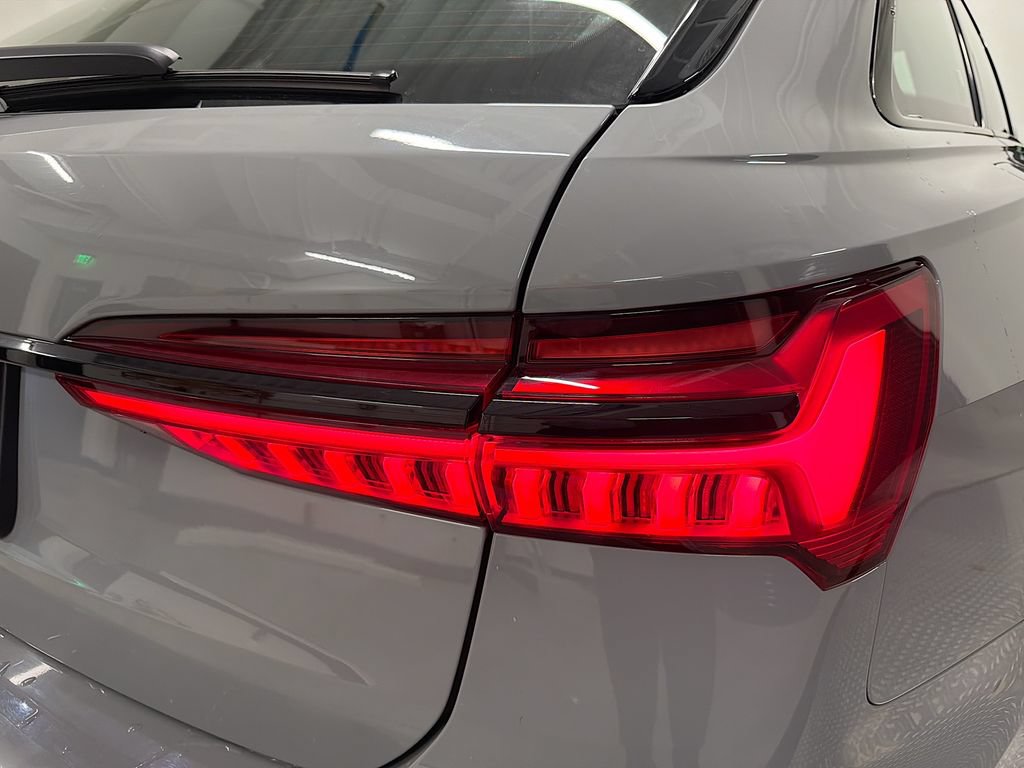 Used 2021 Audi RS 6 w/ Executive Package AWD/4WD image 33