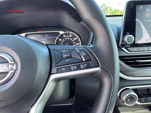 Used 2025 Nissan Altima 2.5 SV FWD image 42