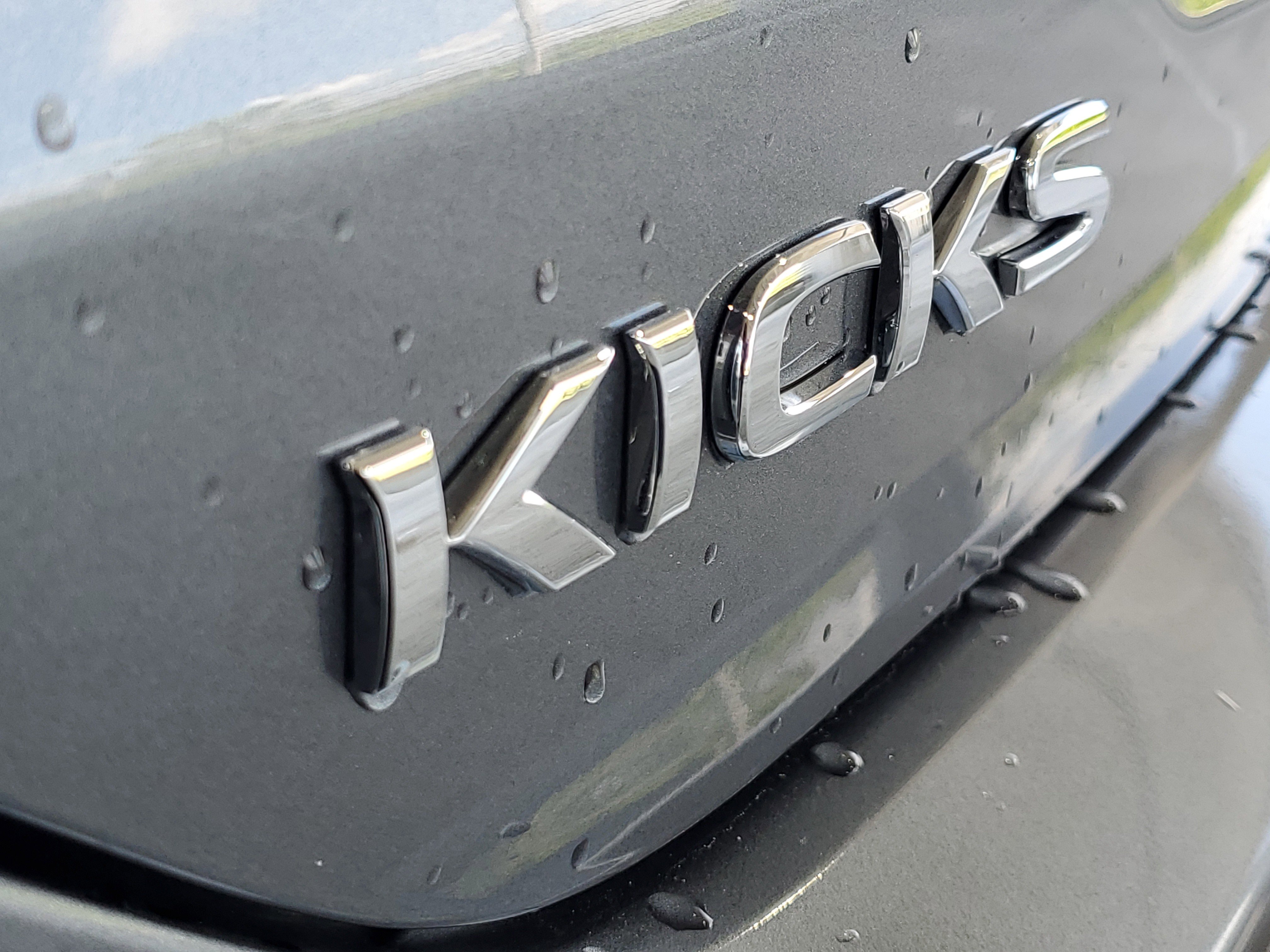 Used 2023 Nissan Kicks S FWD image 6