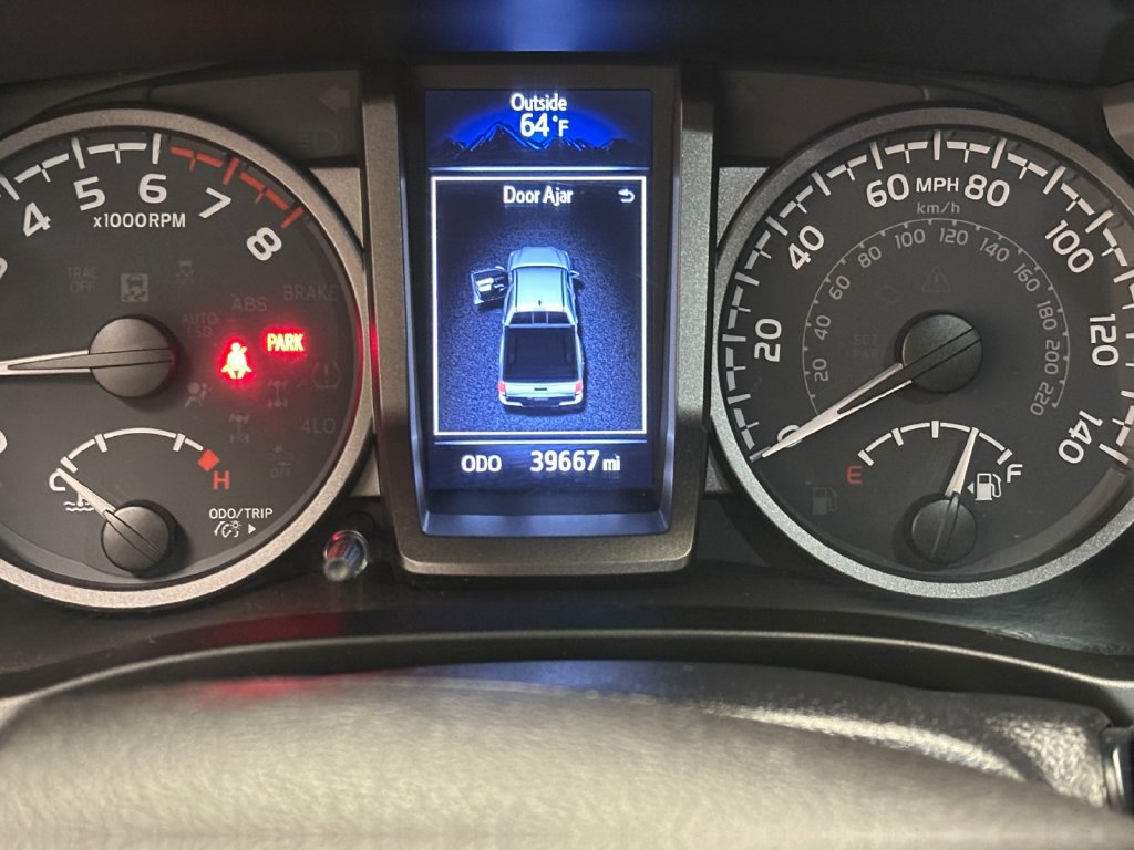 Used 2021 Toyota Tacoma TRD Off-Road AWD/4WD image 18