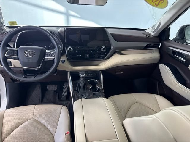 Used 2020 Toyota Highlander Limited AWD/4WD image 11