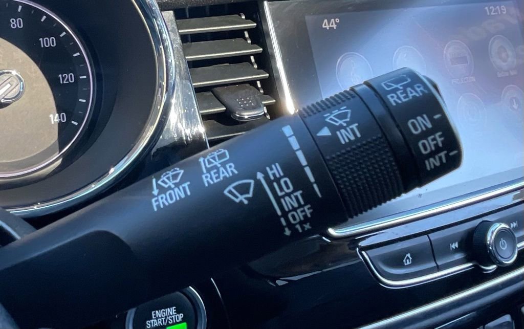 Used 2018 Buick Encore Essence image 26