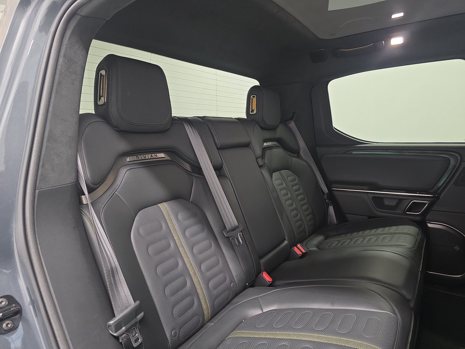 Used 2024 Rivian R1T Adventure AWD/4WD image 22