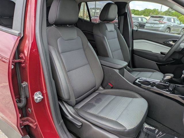 Used 2025 Chevrolet Trax LT image 33