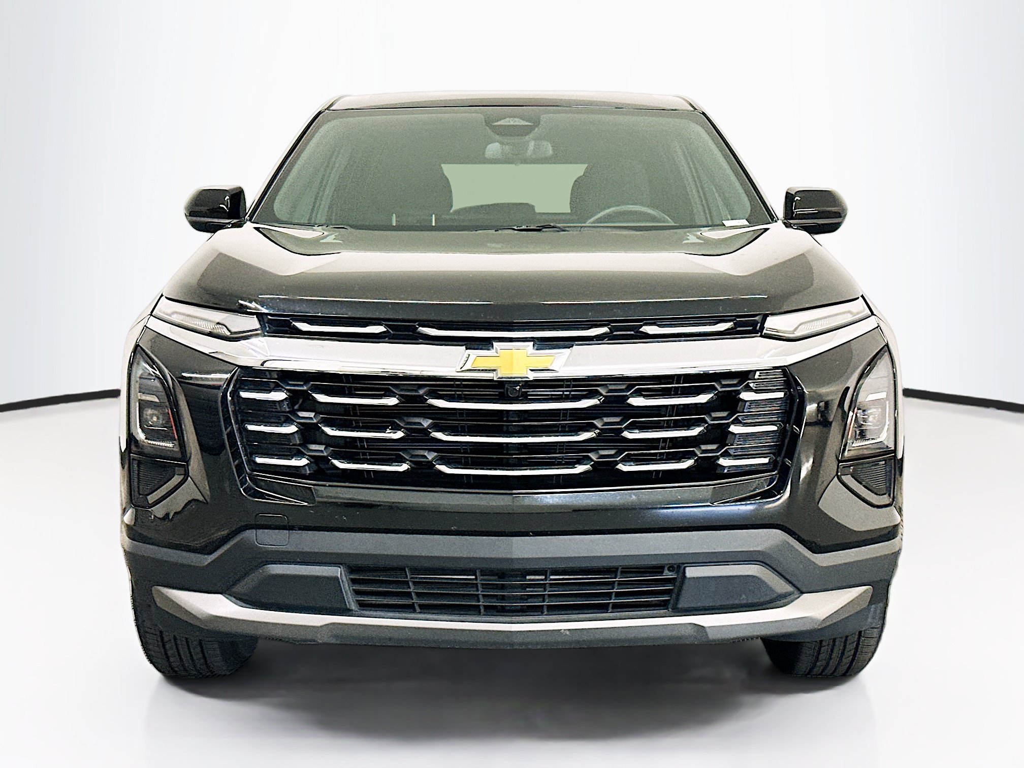 Used 2025 Chevrolet Equinox LT AWD/4WD image 2
