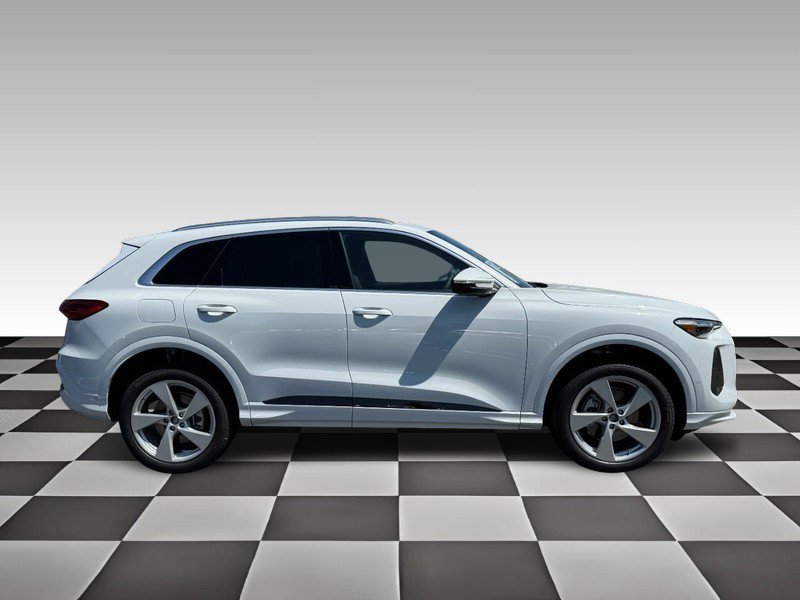 New 2025 Audi Q5 Premium Plus image 2
