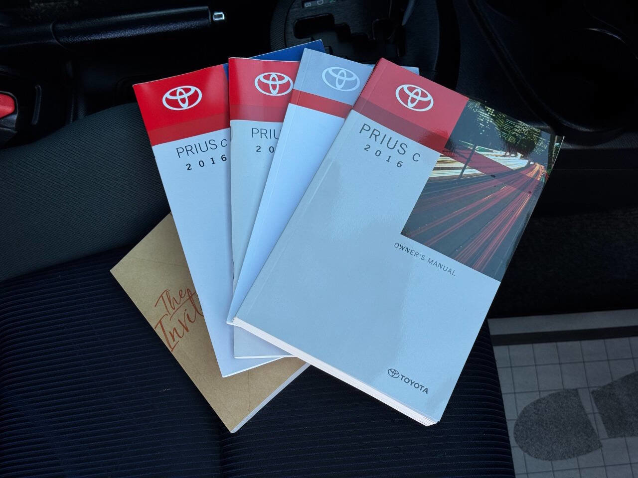 Used 2016 Toyota Prius C Two image 32